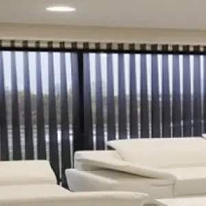tende solari a bande vetricali 01