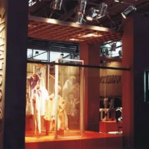 01ALLESTIMENTO VETRINE COLMAR