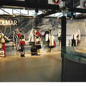 02ALLESTIMENTO VETRINE COLMAR