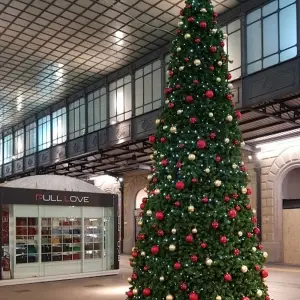 allestimento-e-noleggio-albero-di-natale-stazione-di-bologna