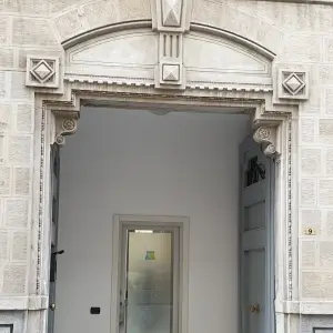 pellicole-decorative-per-vetri-con-marchio-personalizzato