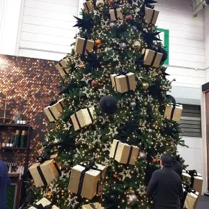 addobbi-personalizzati-per-alberi-di-natale-giganti-sintetici